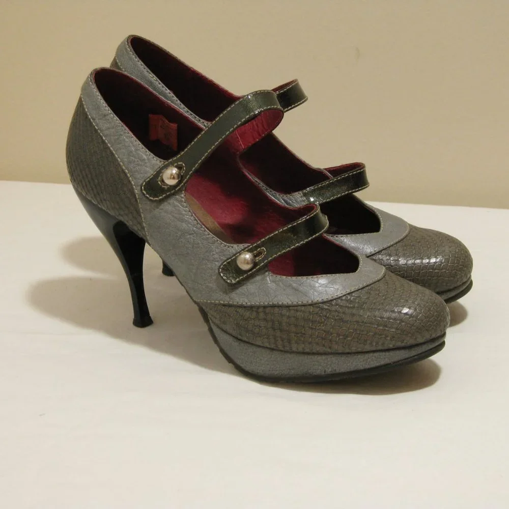 Two Tone Gray Platform Shoes - Picture 2 of 6